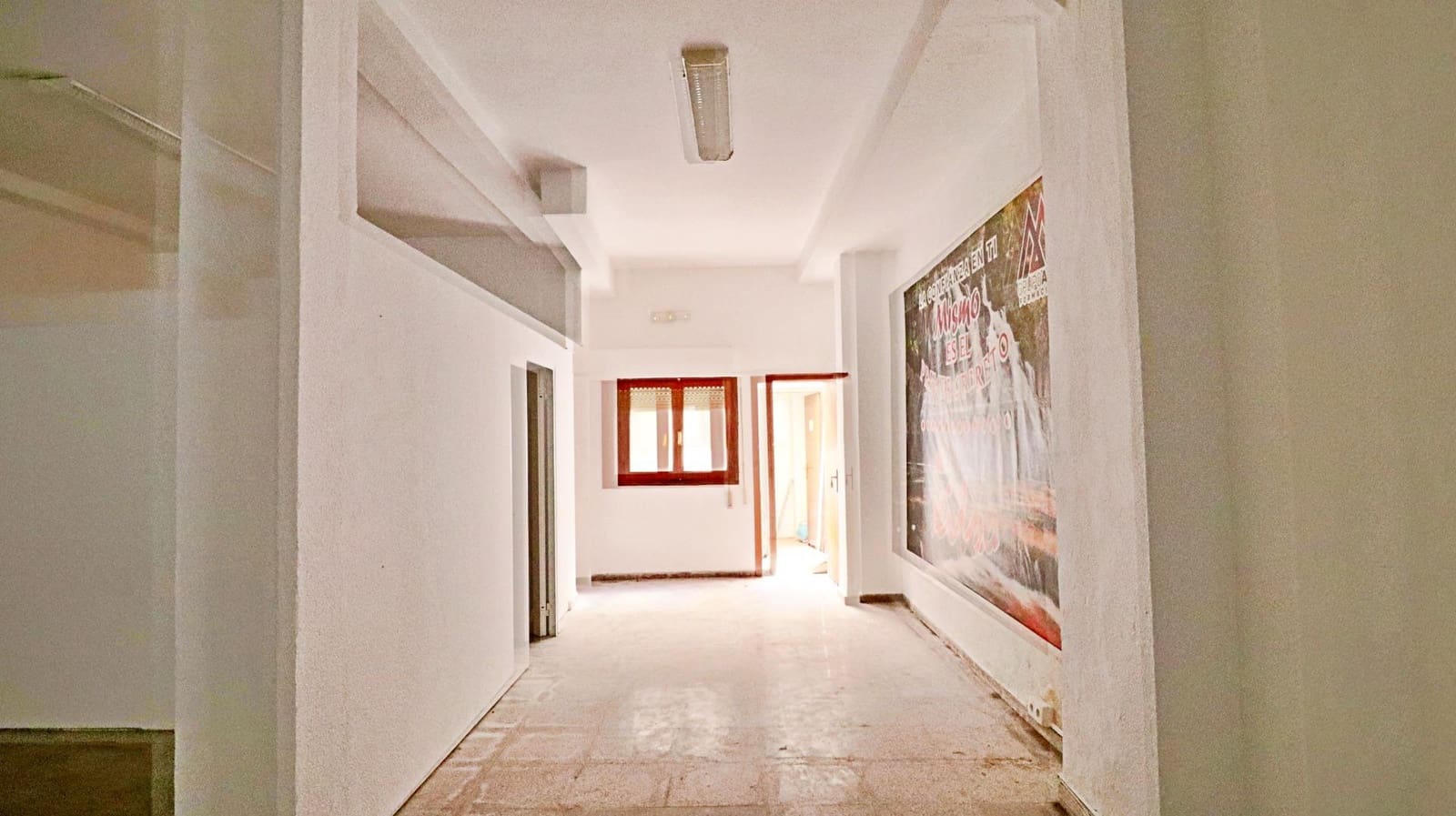 Erhverv til salg i Elche / Elx - € 135.000 (Ref: 9387905)