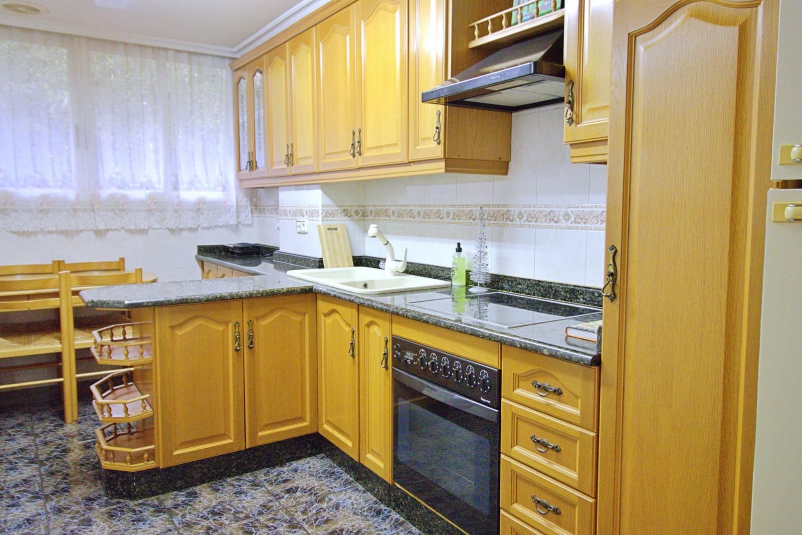 2 makuuhuone Asunto myytävänä paikassa Elche / Elx - 135 000 € (Ref: 9403383)