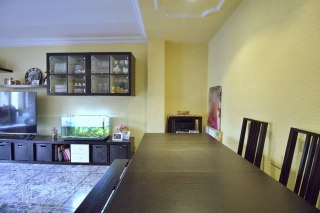 4 slaapkamer Flat te koop in Elche / Elx met garage - € 199.000 (Ref: 9403384)