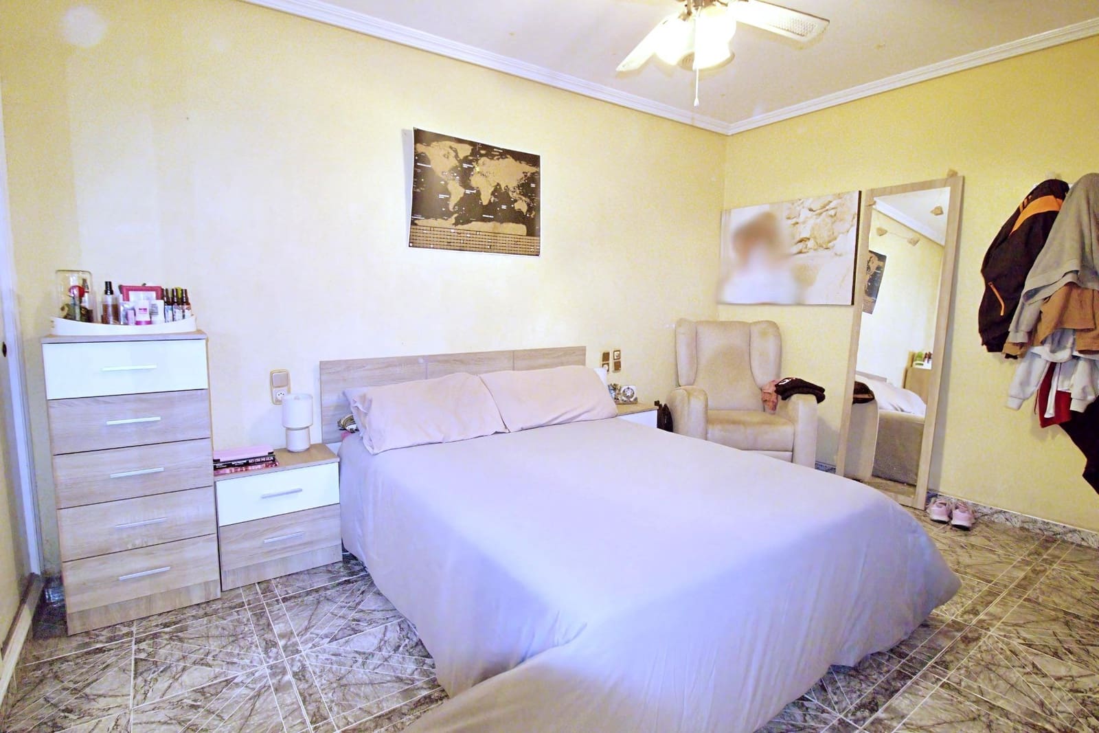 4 bedroom Flat for sale in Elche / Elx with garage - € 179,000 (Ref: 9403384)