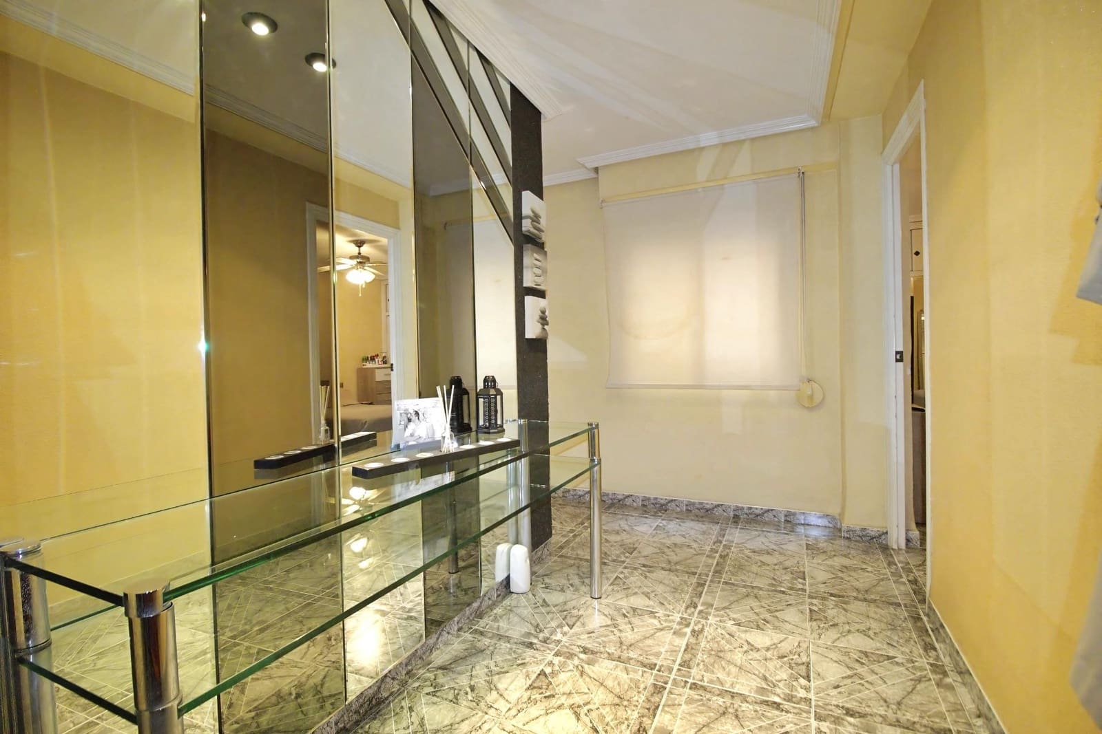 4 bedroom Flat for sale in Elche / Elx with garage - € 179,000 (Ref: 9403384)
