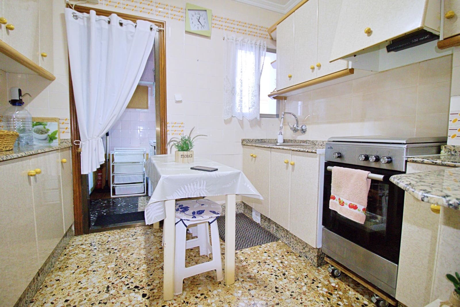 3 soveværelse Lejlighed til salg i Alicante by - € 140.000 (Ref: 9427210)