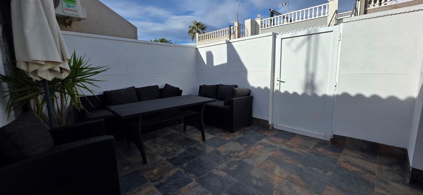 1 soveværelse Semi-Rækkehus til salg i Torrevieja - € 109.000 (Ref: 9443254)