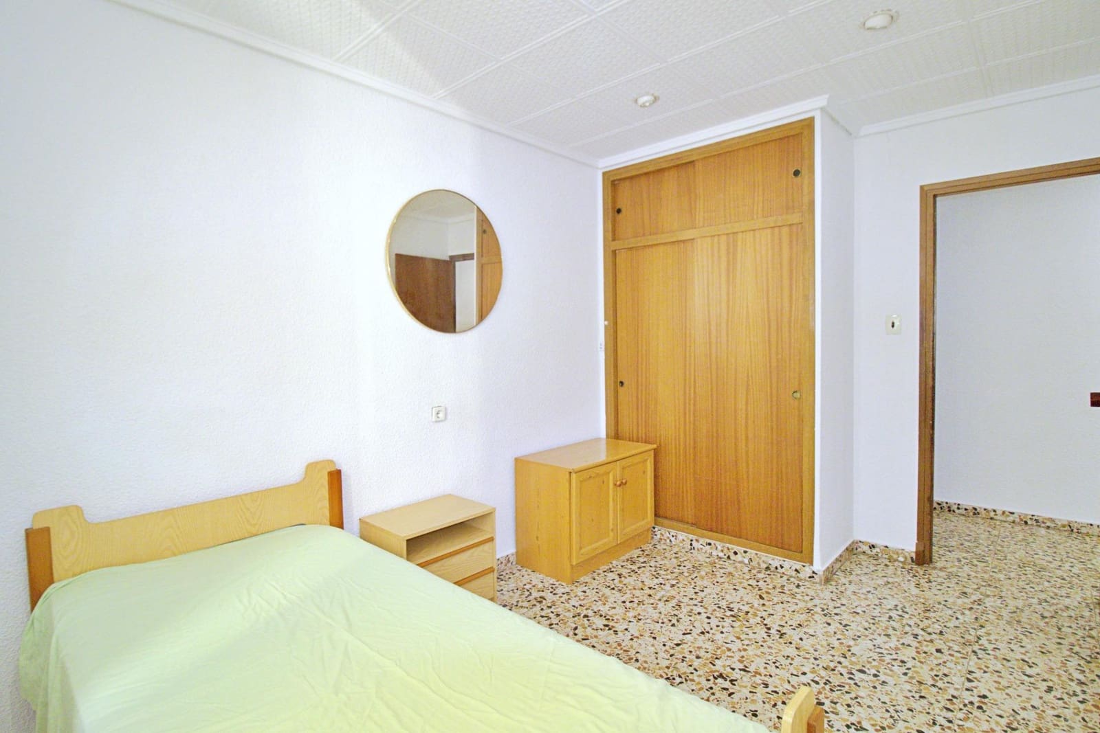 4 bedroom Penthouse for sale in Elche / Elx - € 220,000 (Ref: 9462084)