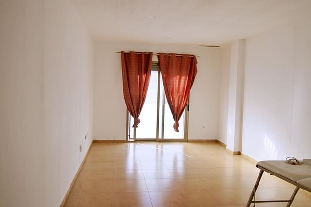 3 sovrum Lägenhet till salu i Elche / Elx - 215 000 € (Ref: 9502366)