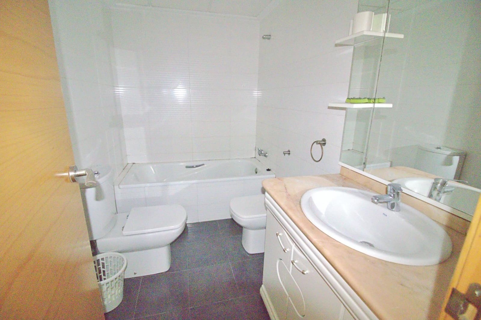 3 bedroom Flat for sale in Elche / Elx - € 225,000 (Ref: 9502366)