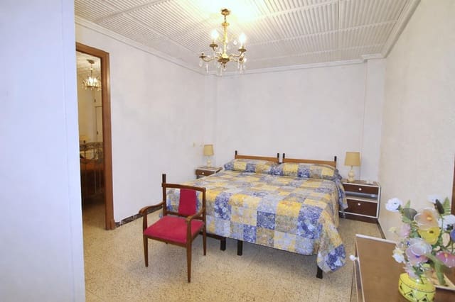 3 bedroom Flat for sale in Elche / Elx - € 120,000 (Ref: 9656092)