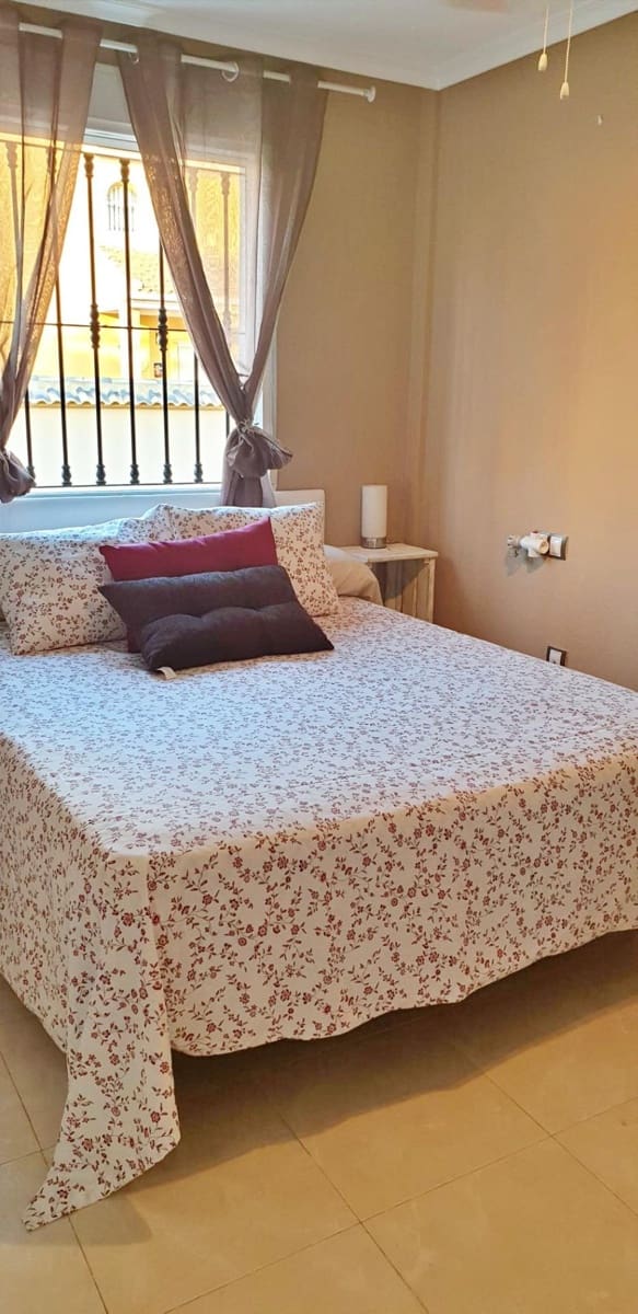 5 bedroom Terraced Villa for sale in Algorfa with pool garage - € 295,000 (Ref: 9701627)