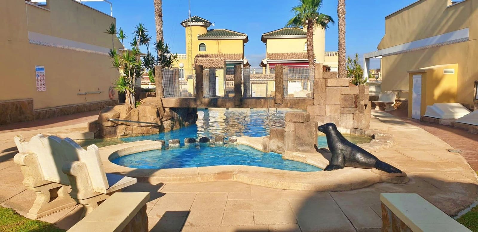 5 bedroom Terraced Villa for sale in Algorfa with pool garage - € 295,000 (Ref: 9701627)