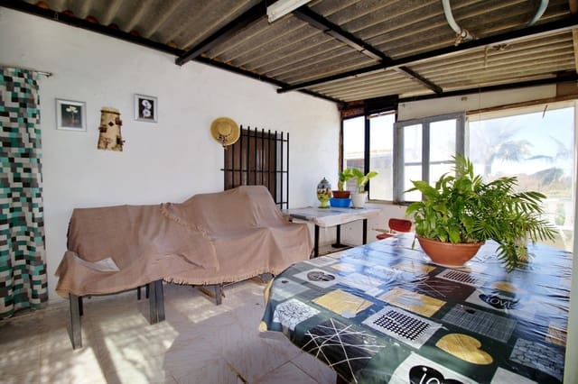 2 bedroom Finca/Country House for sale in Las Bayas, Elche / Elx with garage - € 169,000 (Ref: 9726641)