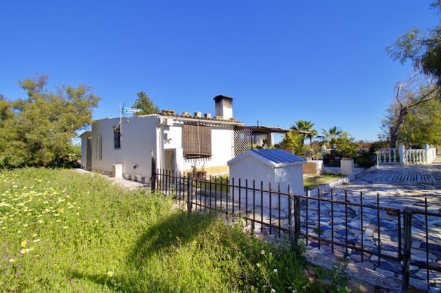 2 bedroom Finca/Country House for sale in Las Bayas, Elche / Elx with garage - € 169,000 (Ref: 9726641)