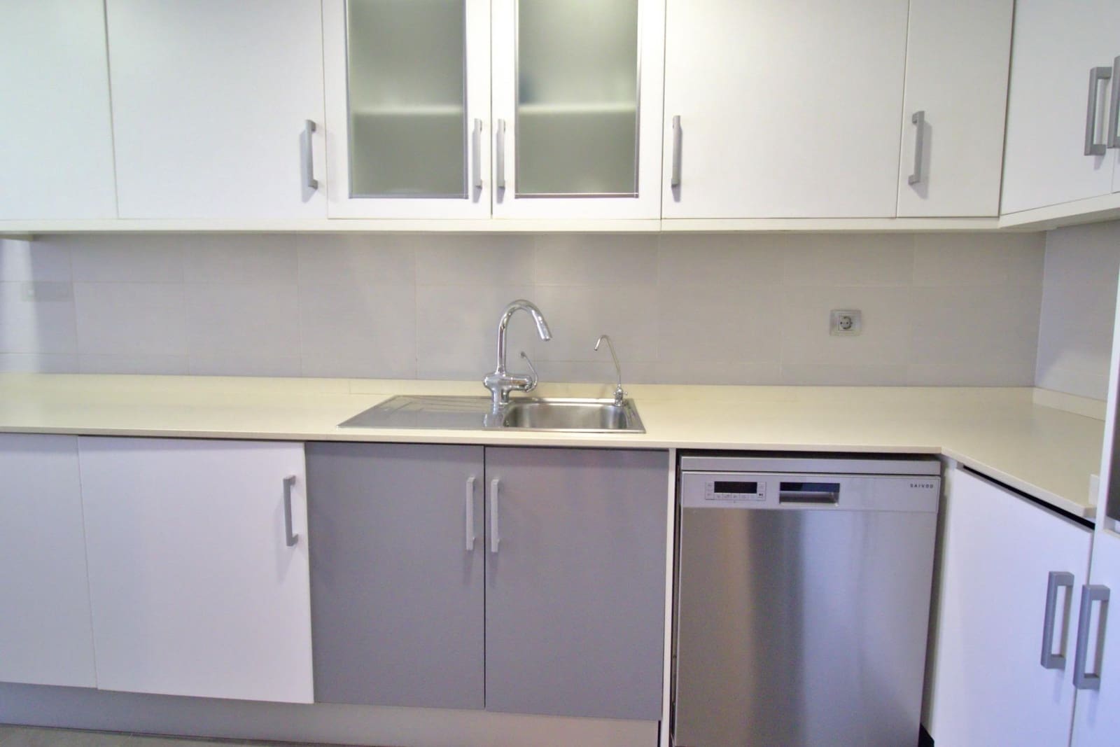 3 bedroom Flat for sale in Elche / Elx with garage - € 275,000 (Ref: 9732118)