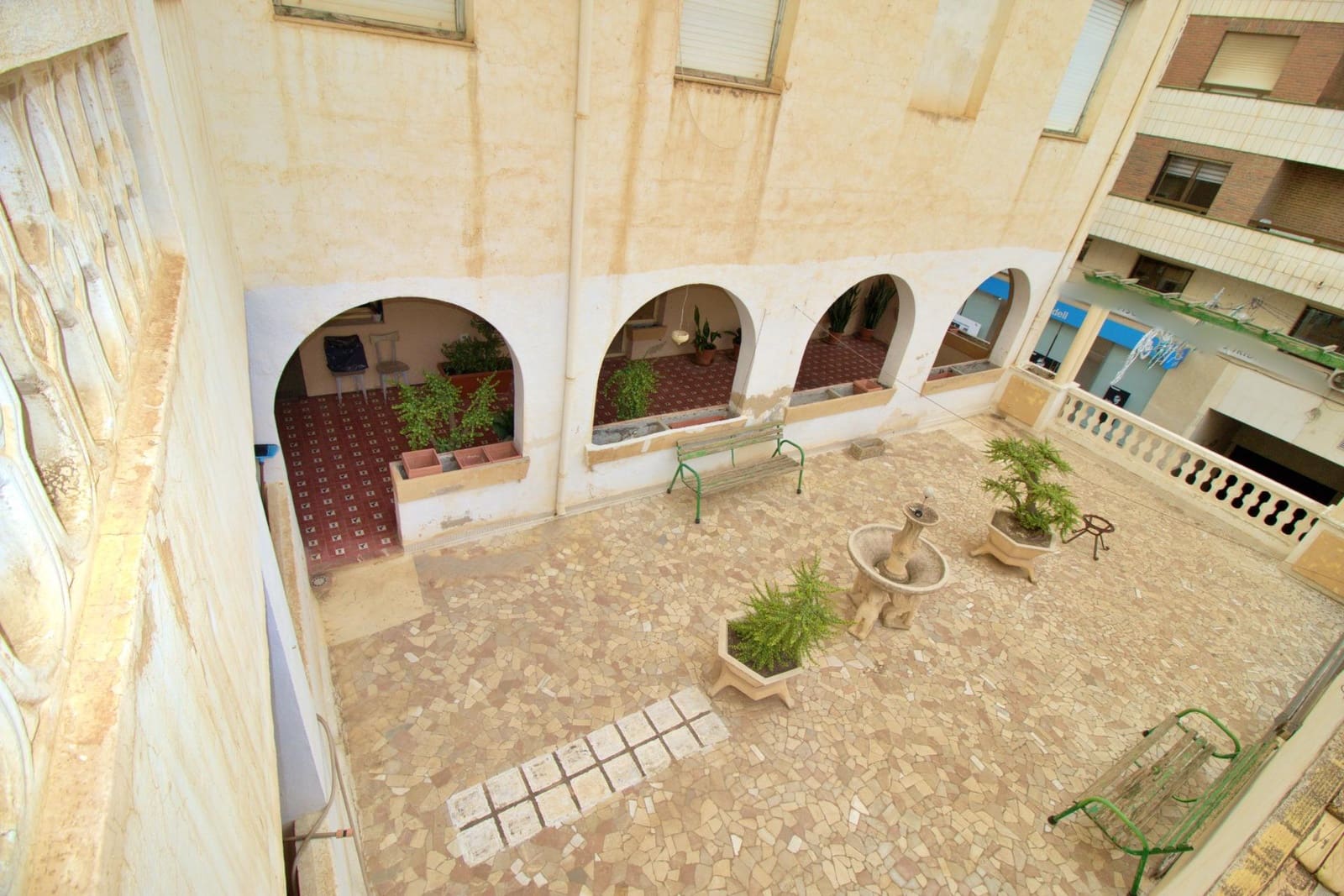 8 bedroom Commercial for sale in Crevillente / Crevillent with garage - € 800,000 (Ref: 9743133)