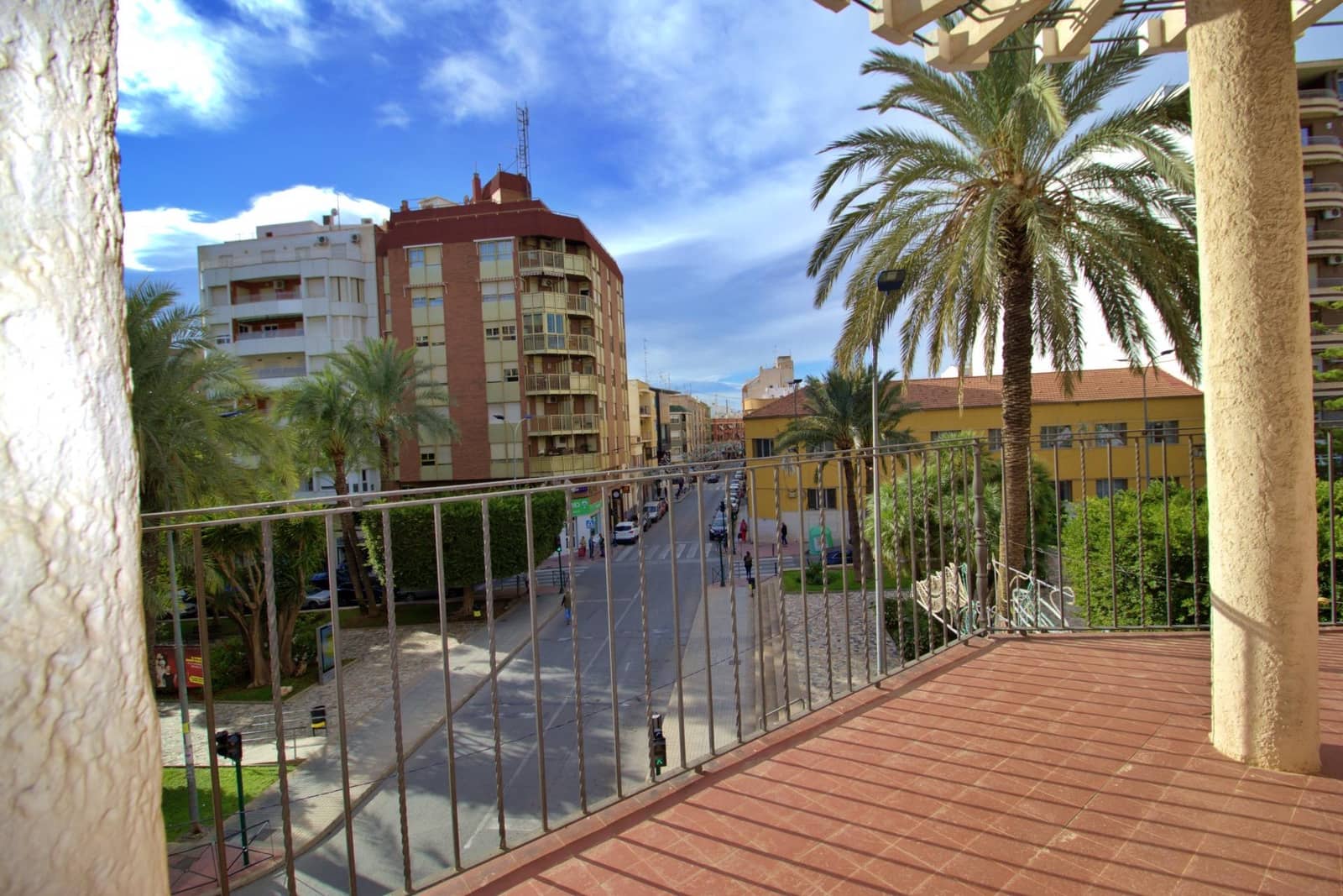 8 bedroom Commercial for sale in Crevillente / Crevillent with garage - € 800,000 (Ref: 9743133)