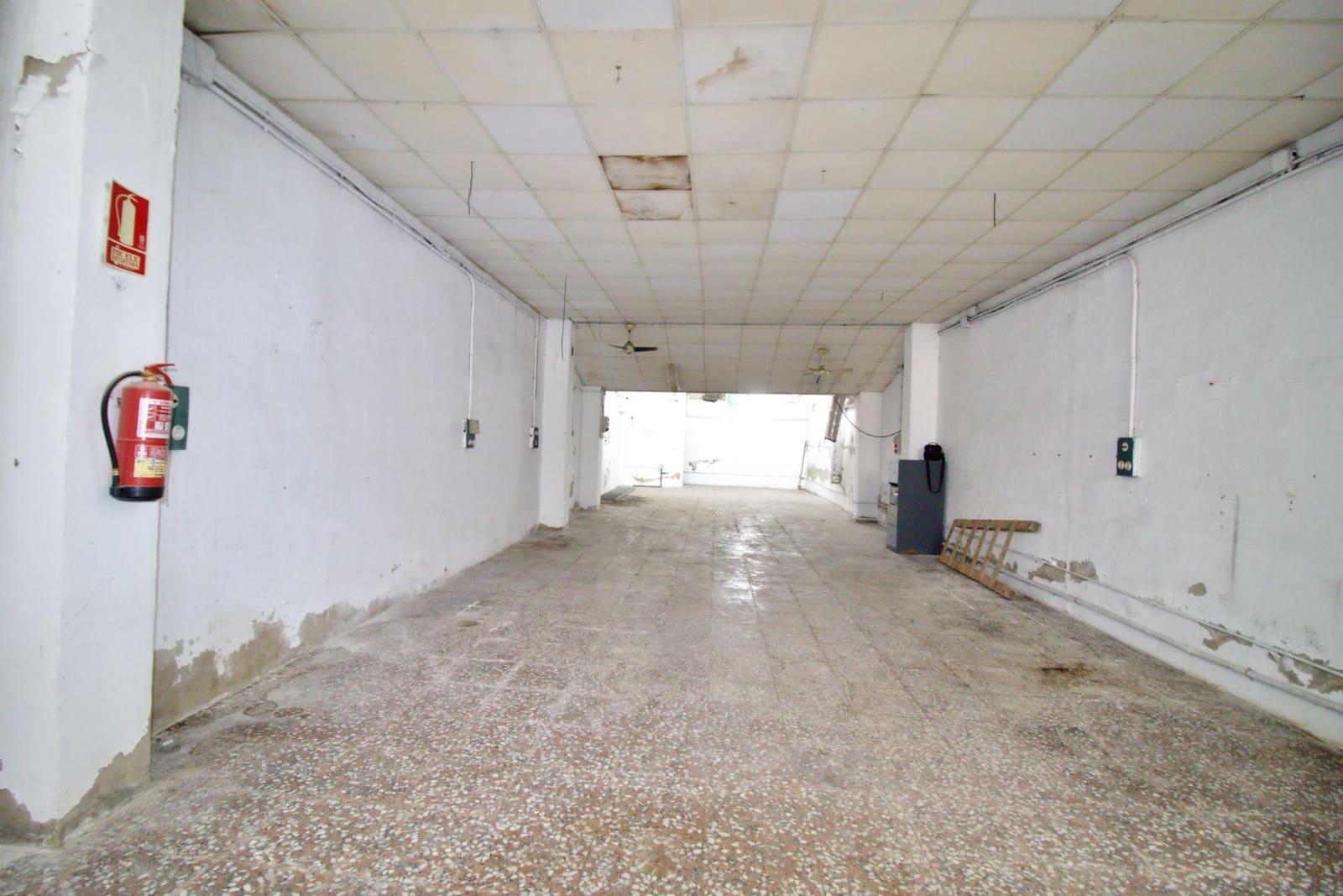 1 slaapkamer Bedrijf te koop in Elche / Elx - € 100.000 (Ref: 9773061)