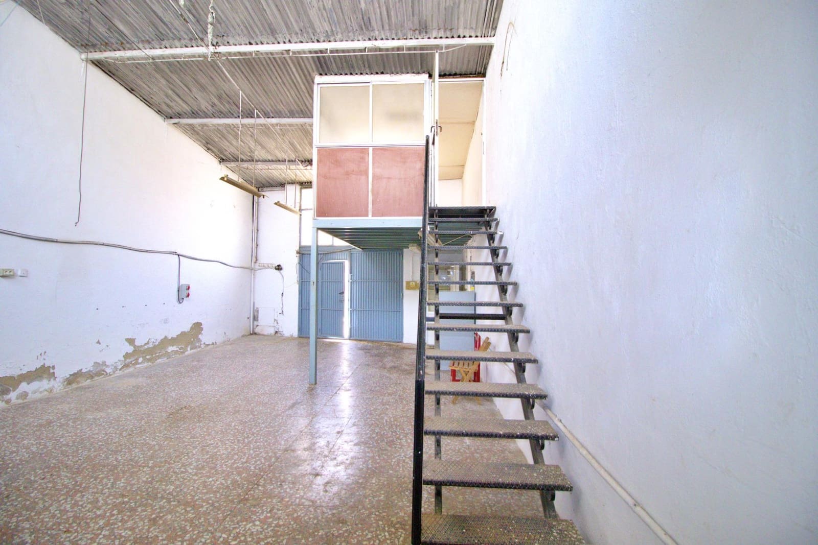 1 slaapkamer Bedrijf te koop in Elche / Elx - € 100.000 (Ref: 9773061)