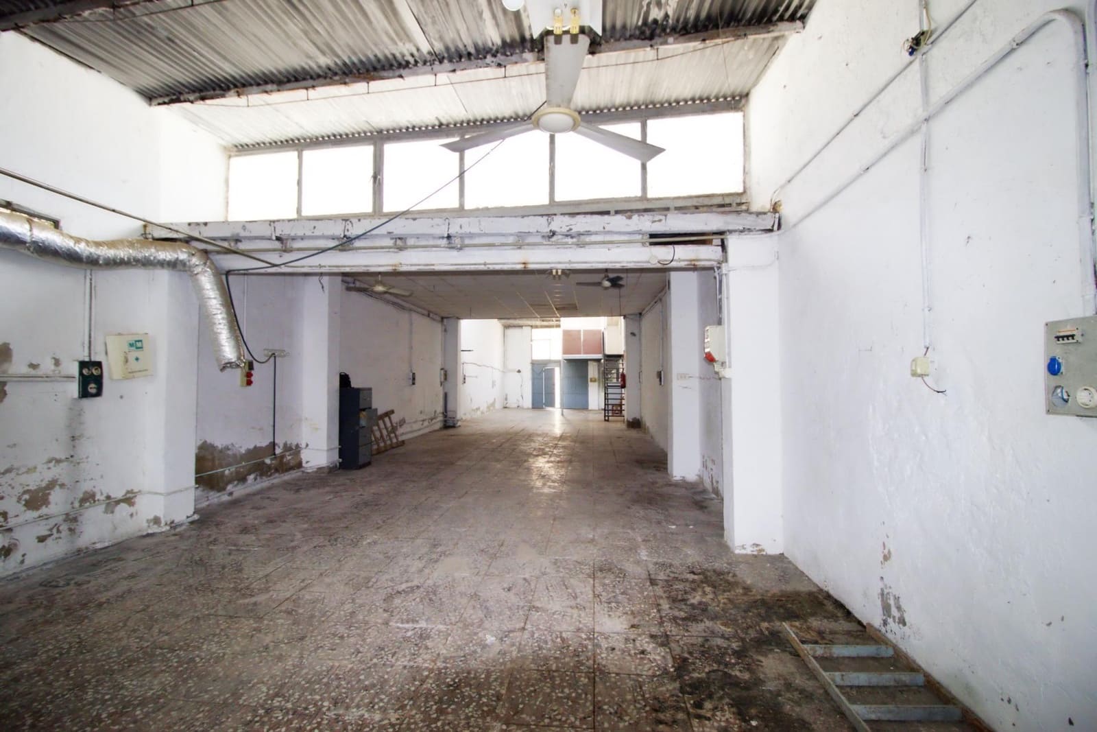 1 slaapkamer Bedrijf te koop in Elche / Elx - € 100.000 (Ref: 9773061)