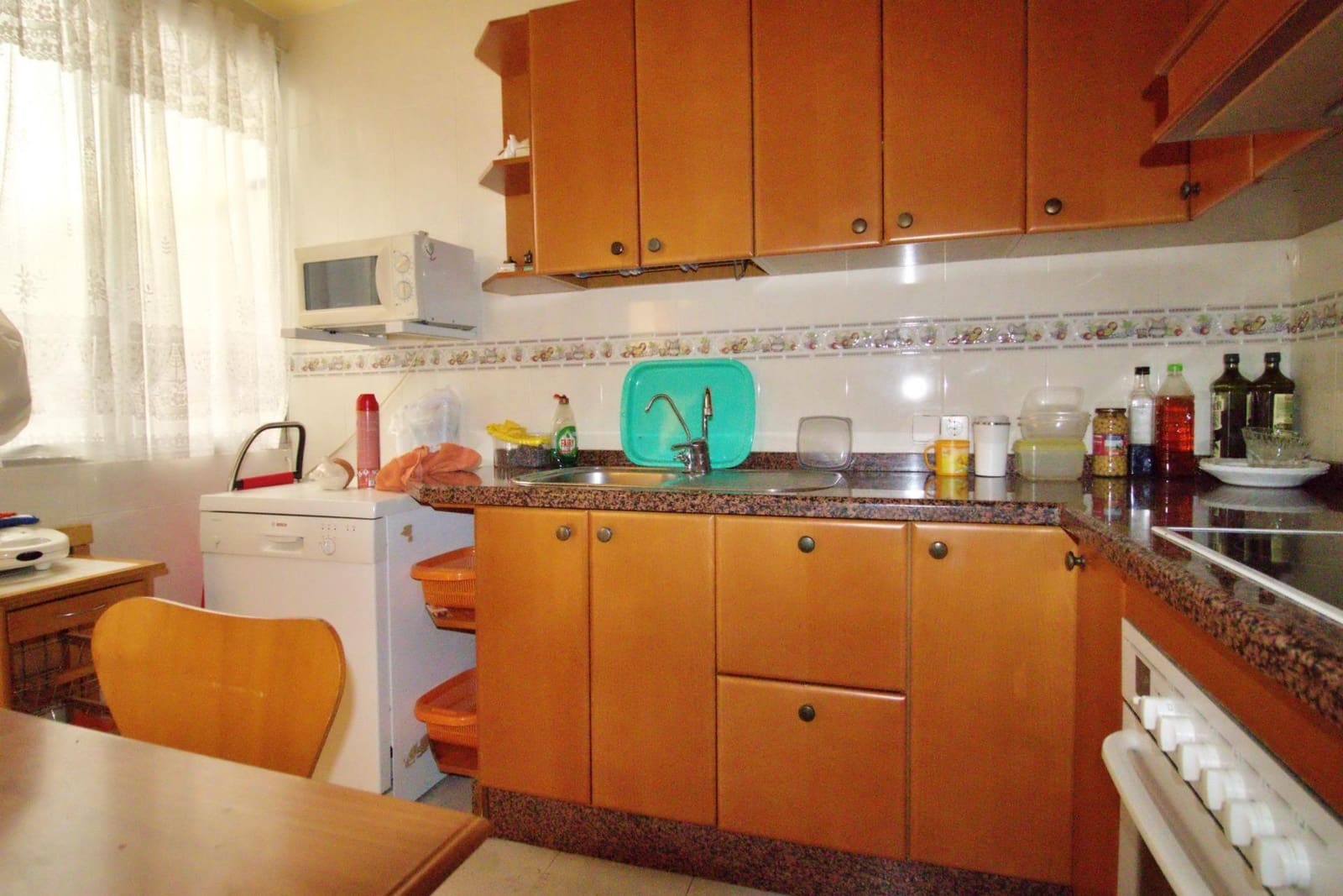 3 soveværelse Lejlighed til salg i Alicante by - € 250.000 (Ref: 9799253)