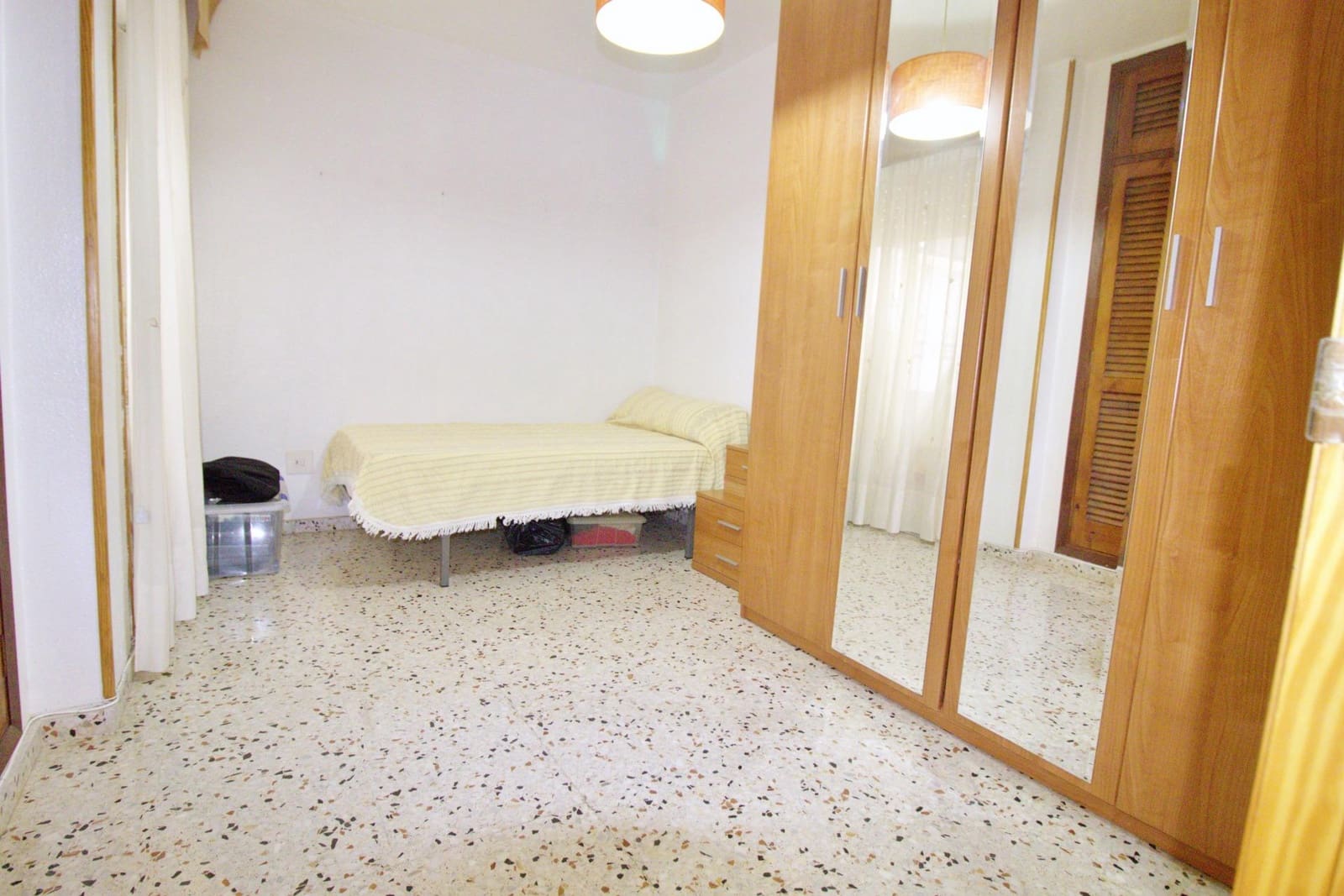 3 soveværelse Lejlighed til salg i Alicante by - € 250.000 (Ref: 9799253)