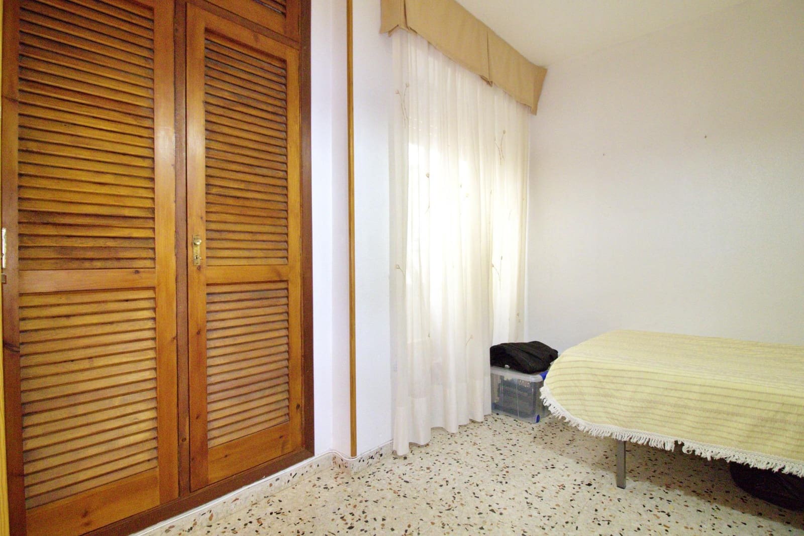 3 soveværelse Lejlighed til salg i Alicante by - € 250.000 (Ref: 9799253)