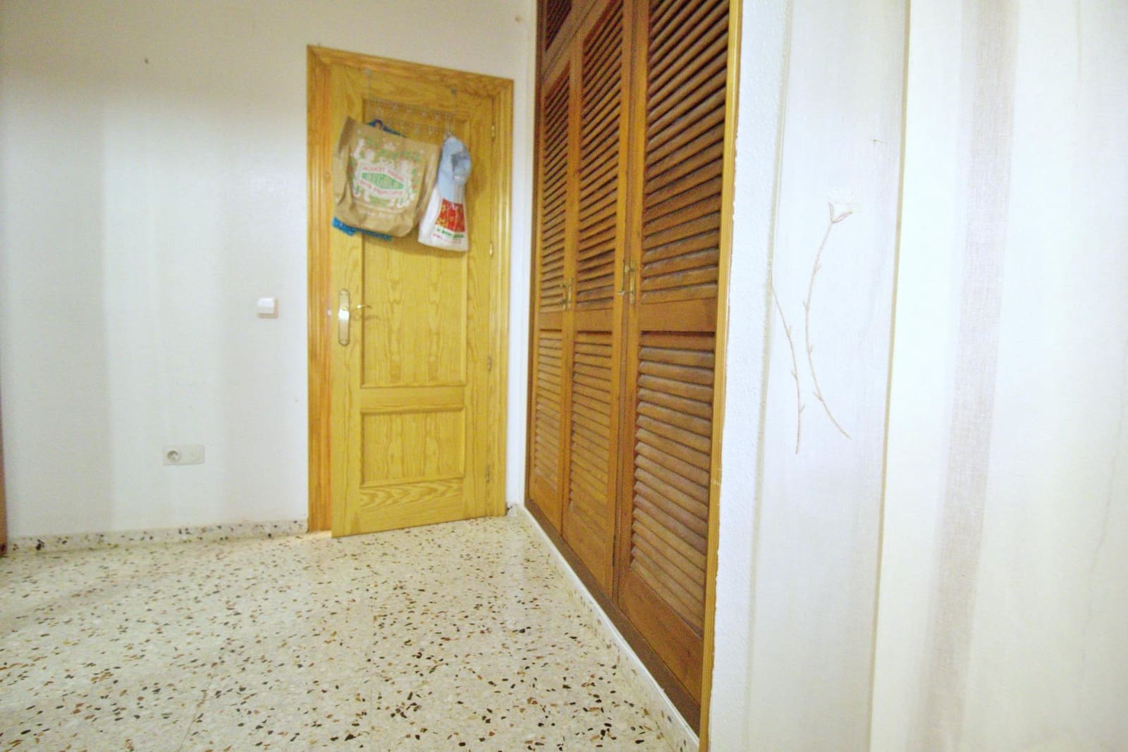 3 soveværelse Lejlighed til salg i Alicante by - € 250.000 (Ref: 9799253)