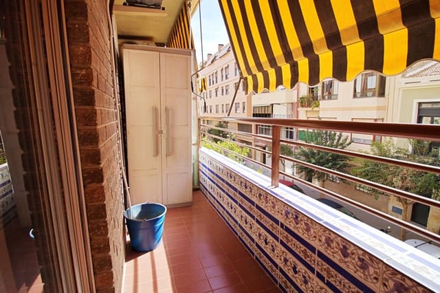 3 bedroom Flat for sale in Benalúa, Alicante / Alacant city - € 240,000 (Ref: 9799253)