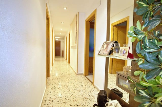 3 bedroom Flat for sale in Benalúa, Alicante / Alacant city - € 240,000 (Ref: 9799253)