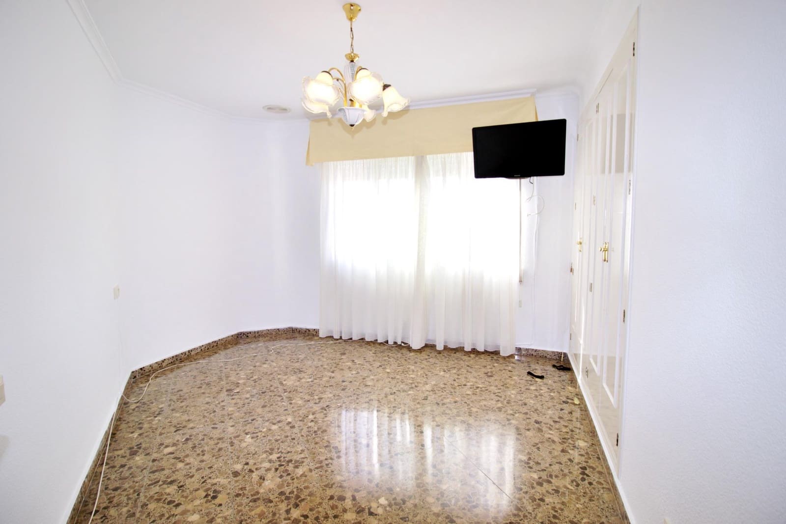 2 slaapkamer Flat te huur in Elche / Elx - € 700 (Ref: 9807955)