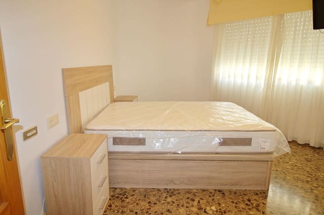 2 slaapkamer Flat te huur in Elche / Elx - € 700 (Ref: 9807955)