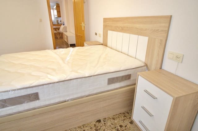 2 slaapkamer Flat te huur in Elche / Elx - € 700 (Ref: 9807955)