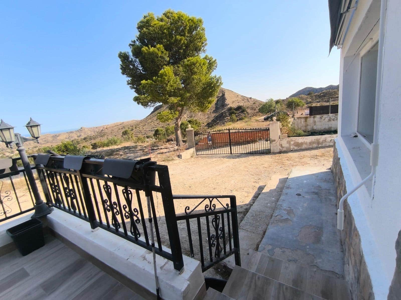 4 bedroom Villa for sale in Agost with pool garage - € 250,000 (Ref: 9807956)