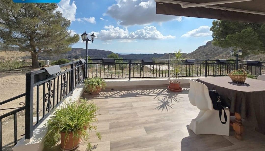 4 bedroom Villa for sale in Agost with pool garage - € 250,000 (Ref: 9807956)