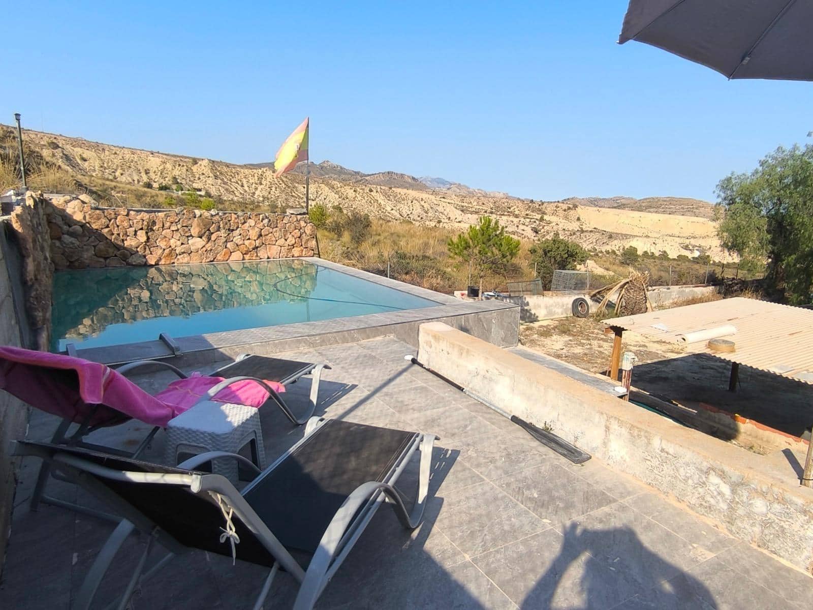 4 bedroom Villa for sale in Agost with pool garage - € 250,000 (Ref: 9807956)