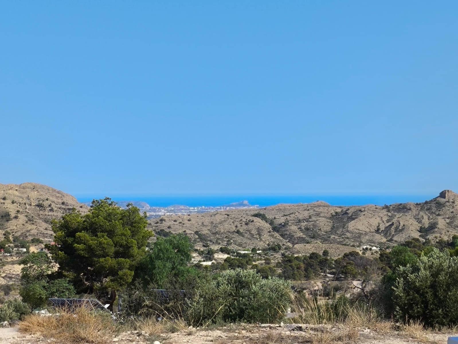 4 bedroom Villa for sale in Agost with pool garage - € 250,000 (Ref: 9807956)