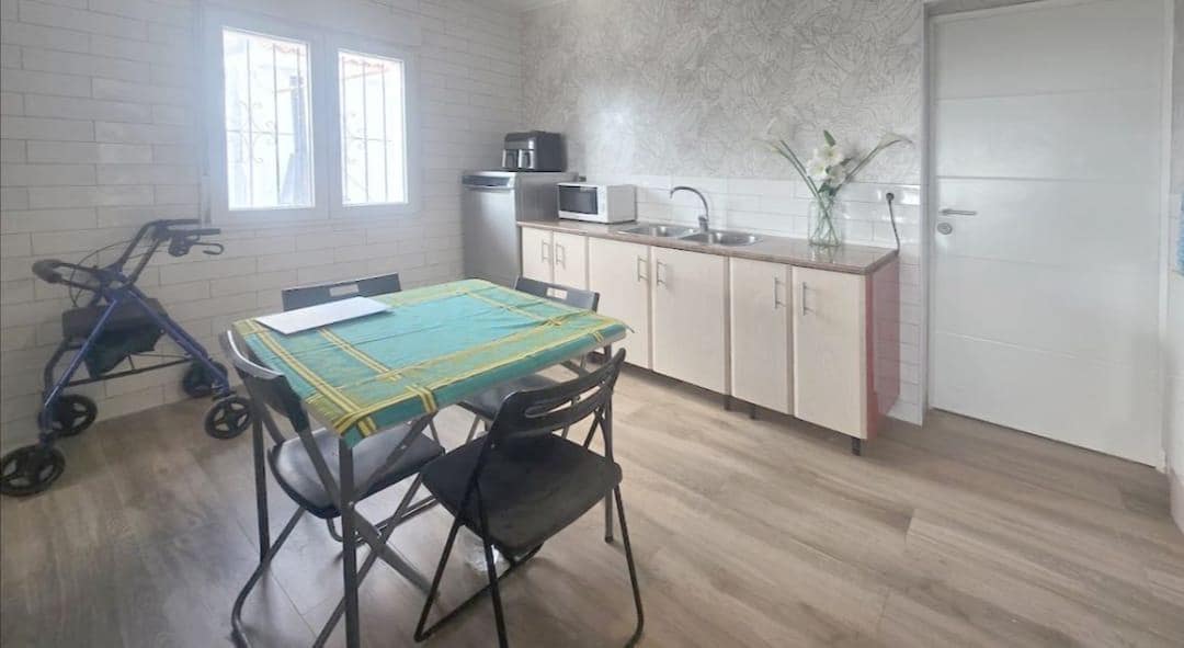 4 bedroom Villa for sale in Agost with pool garage - € 250,000 (Ref: 9807956)