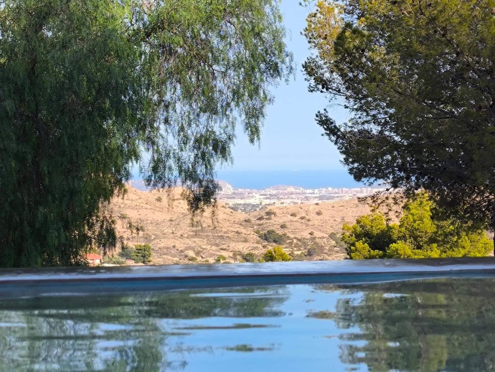 4 bedroom Villa for sale in Agost with pool garage - € 250,000 (Ref: 9807956)