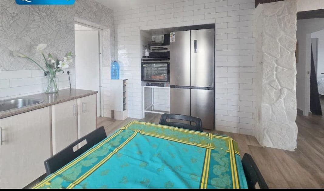 4 bedroom Villa for sale in Agost with pool garage - € 250,000 (Ref: 9807956)