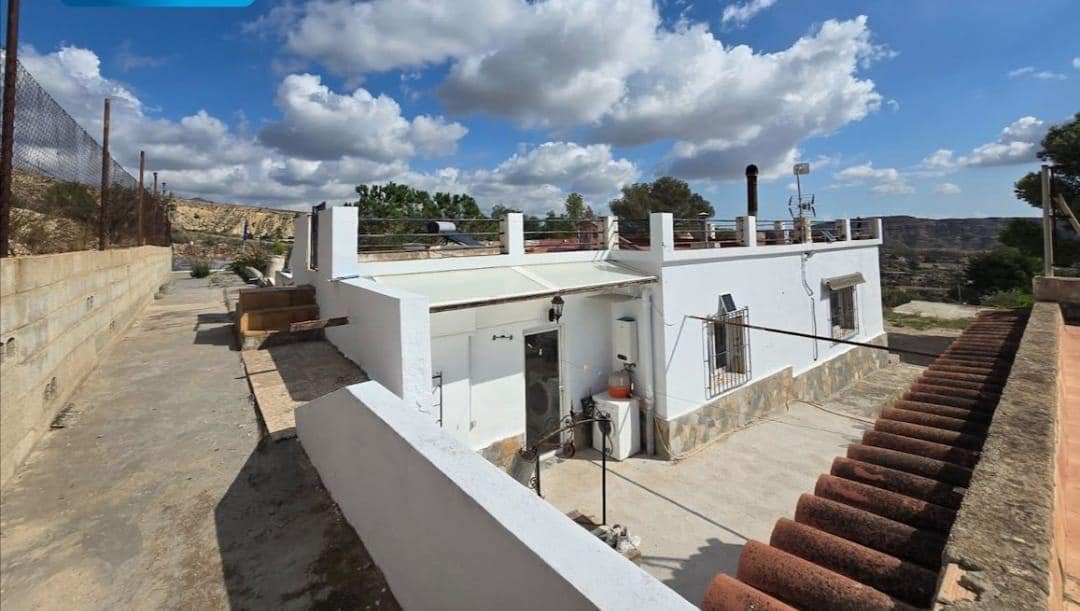 4 bedroom Villa for sale in Agost with pool garage - € 250,000 (Ref: 9807956)