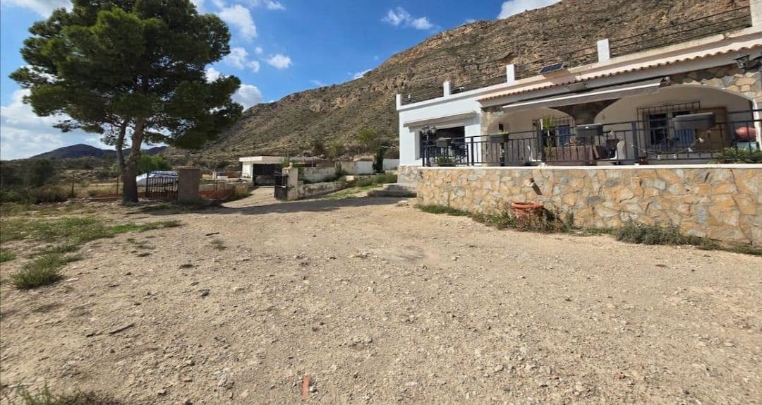 4 bedroom Villa for sale in Agost with pool garage - € 250,000 (Ref: 9807956)
