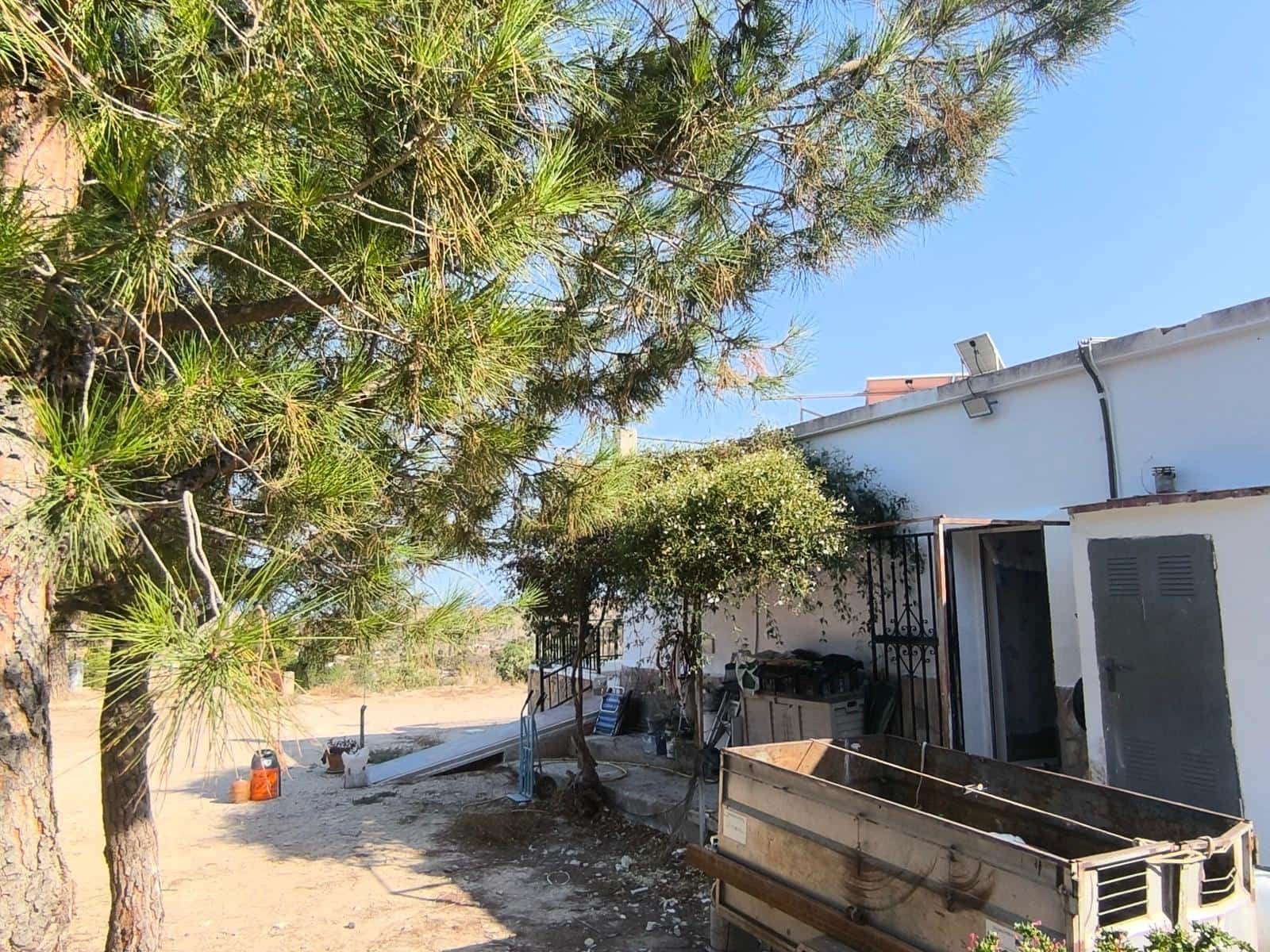 4 bedroom Villa for sale in Agost with pool garage - € 250,000 (Ref: 9807956)
