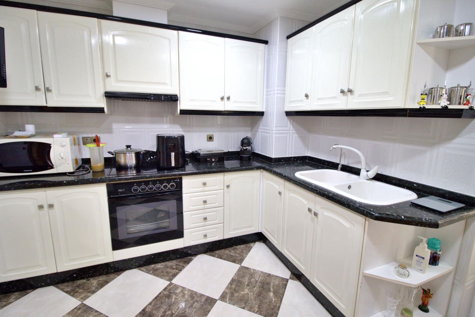 3 sovrum Lägenhet till salu i Elche / Elx - 175 000 € (Ref: 9807957)