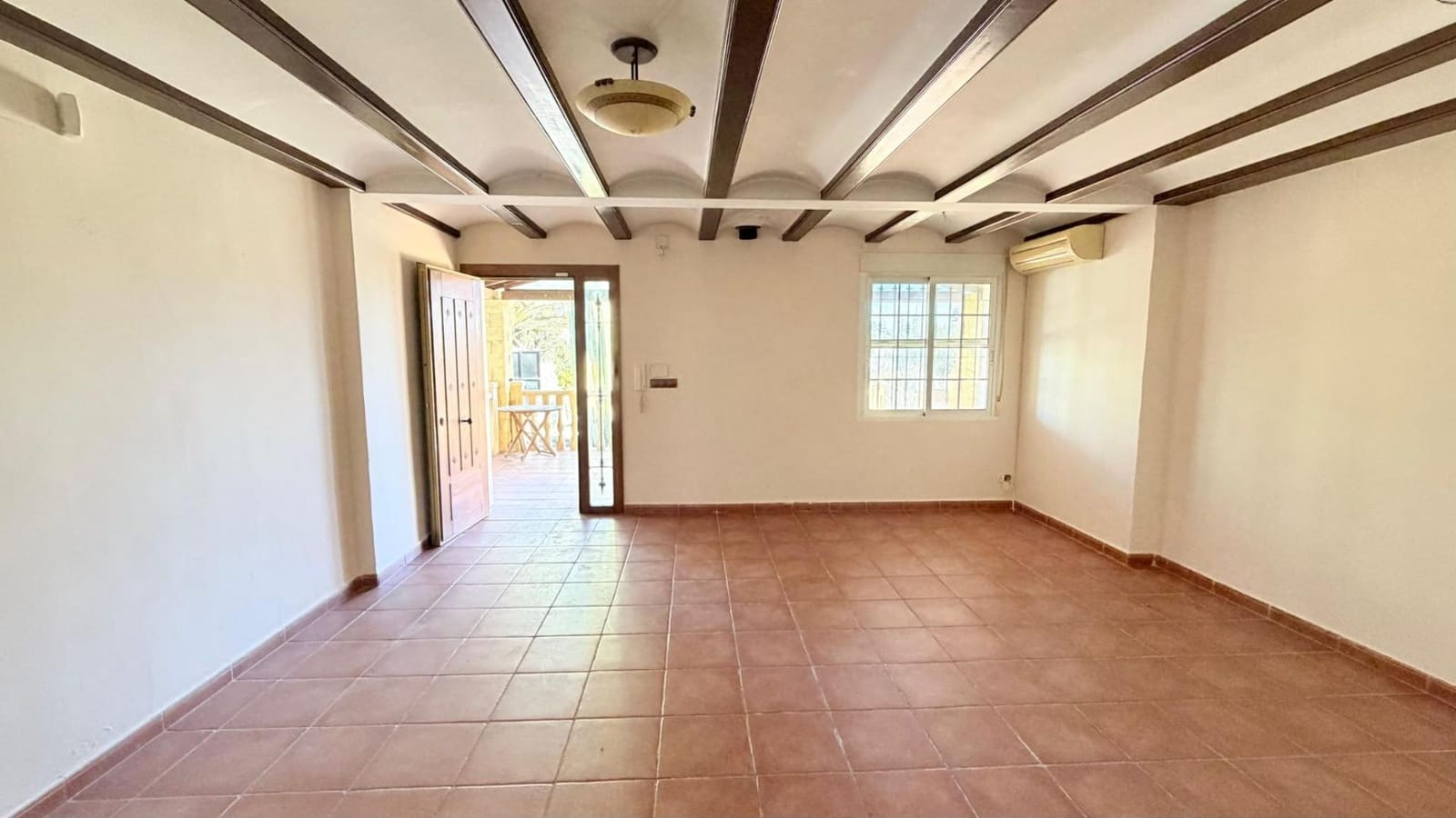 Chalet de 3 habitaciones en Torrellano en venta - 290.000 € (Ref: 9815847)