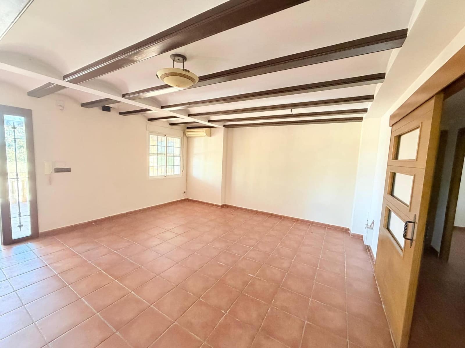 Chalet de 3 habitaciones en Torrellano en venta - 290.000 € (Ref: 9815847)