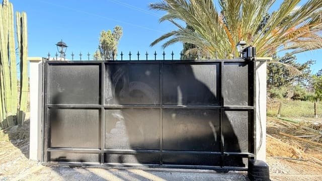 Chalet de 3 habitaciones en Torrellano, Elche / Elx en venta - 290.000 € (Ref: 9815847)