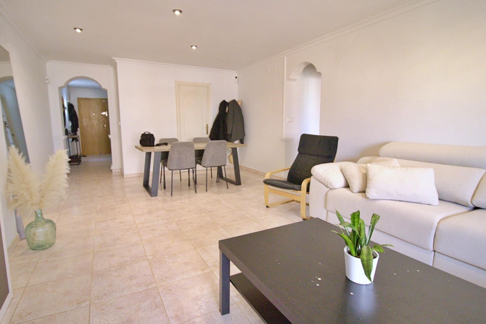 3 bedroom Penthouse for rent in Elche / Elx - € 900 (Ref: 9825254)