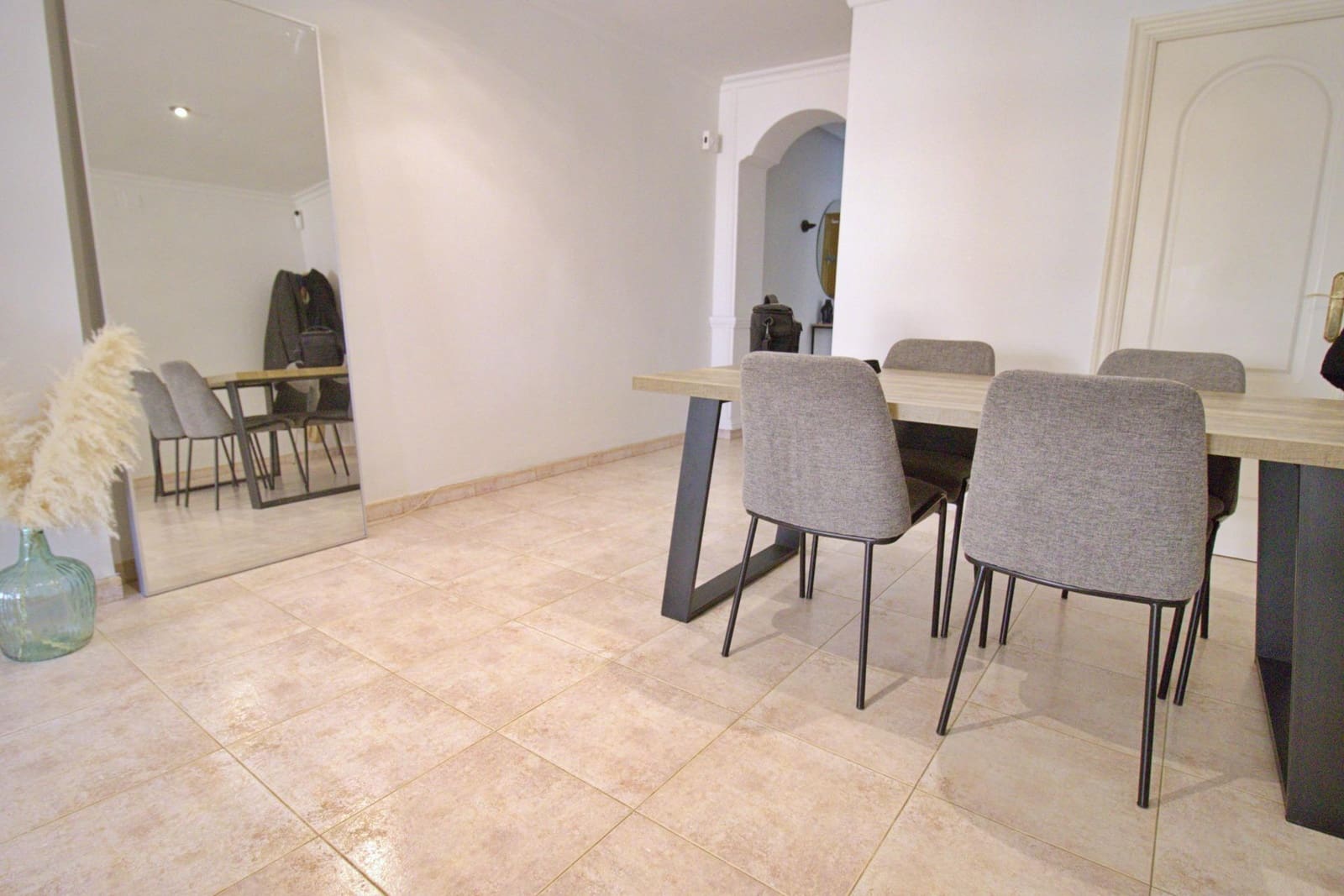 3 bedroom Penthouse for rent in Elche / Elx - € 900 (Ref: 9825254)