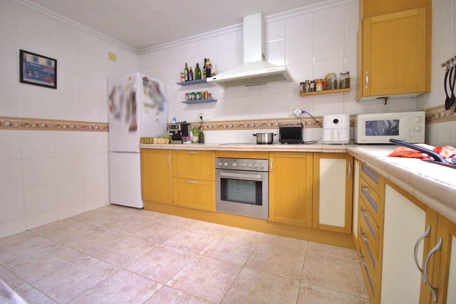 3 bedroom Penthouse for rent in Elche / Elx - € 900 (Ref: 9825254)