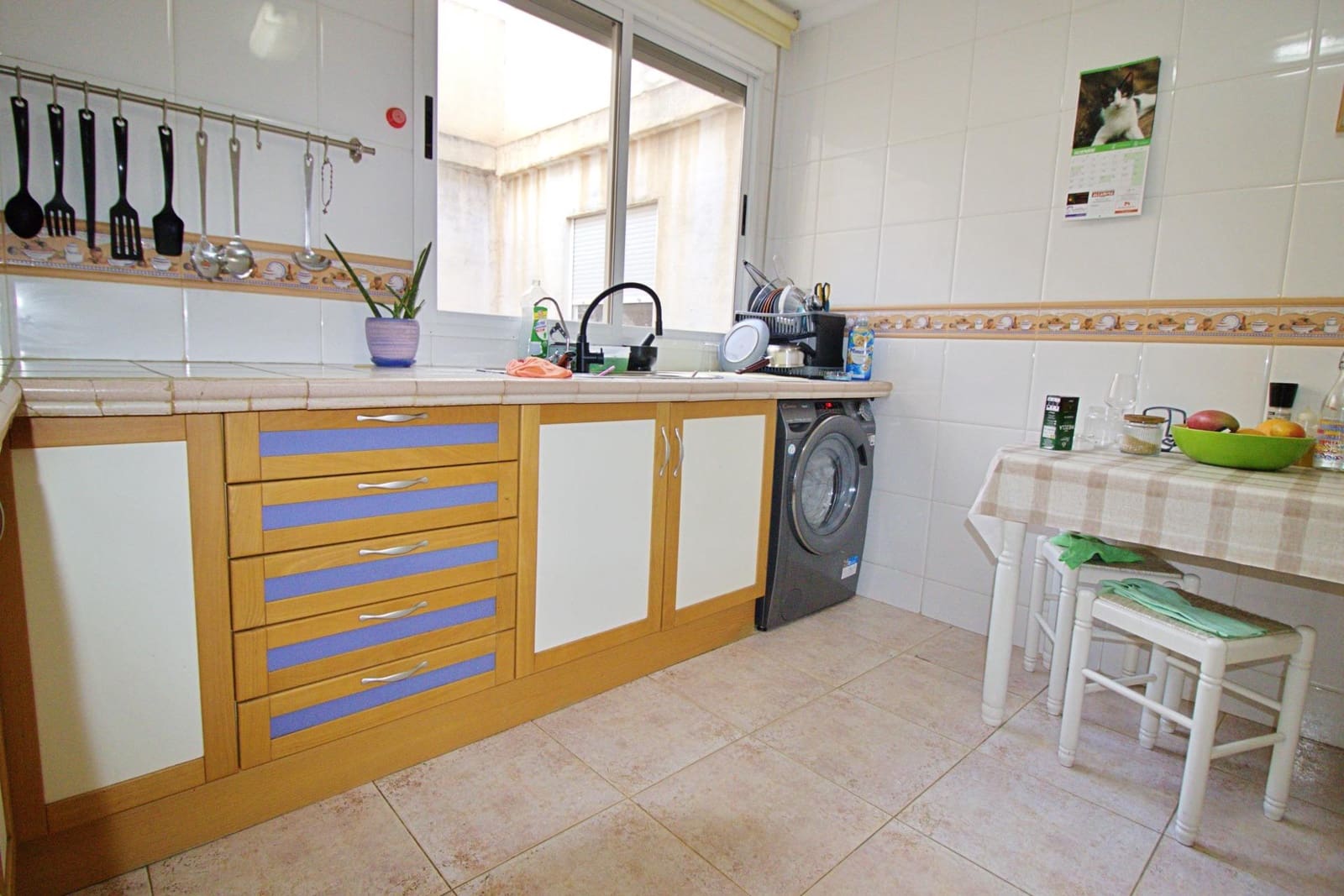 3 bedroom Penthouse for rent in Elche / Elx - € 900 (Ref: 9825254)