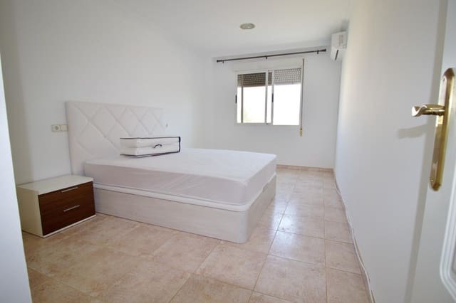 3 quarto Penthouse para arrendar em Altabix, Elche / Elx - 900 € (Ref: 9825254)