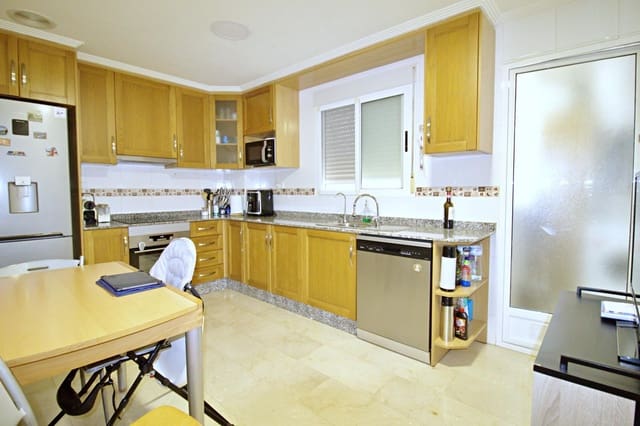 3 makuuhuone Asunto myytävänä paikassa Torrellano, Elche / Elx - 190 000 € (Ref: 9871896)